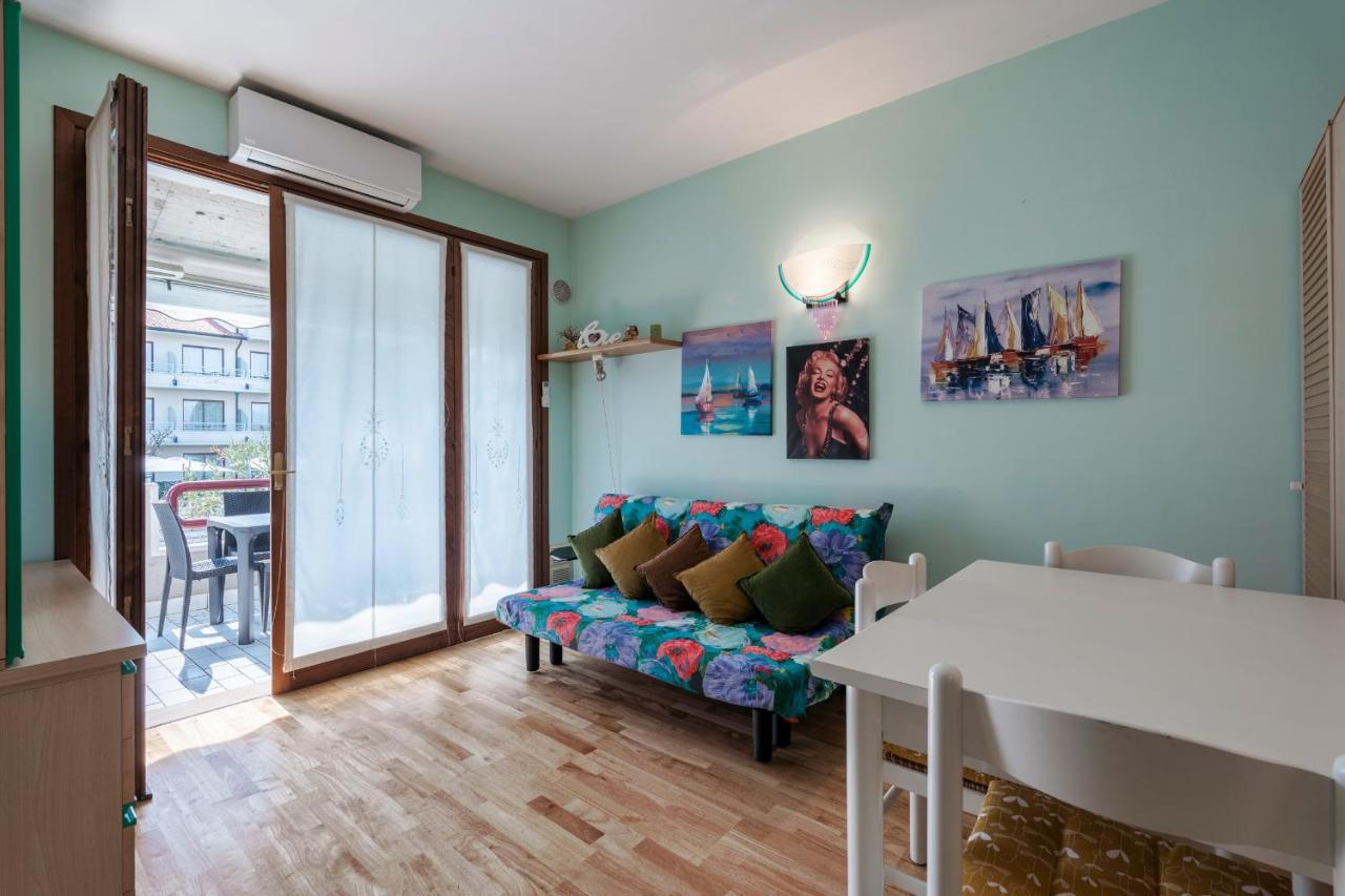 Azzurra Suite - Monolocale Con Piscina E Wifi Sirmione Exterior photo